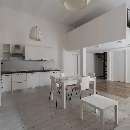 Spazioso Loft: Coldilana14 Milan